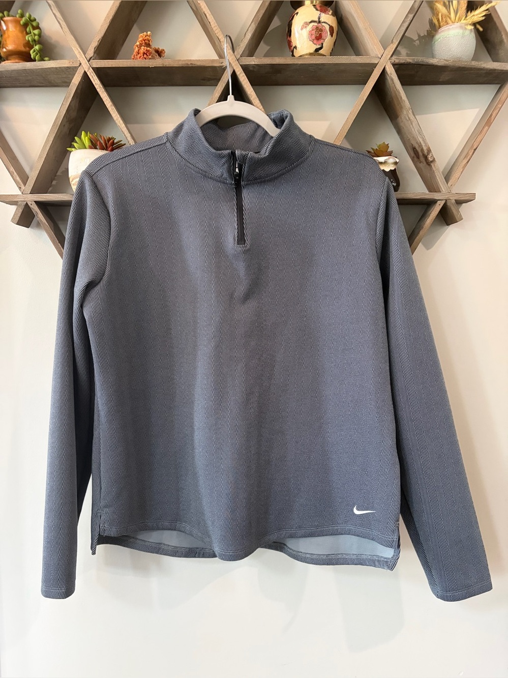 NWT Nike Therma-Fit women's 1/4 zip grey pullover training top.